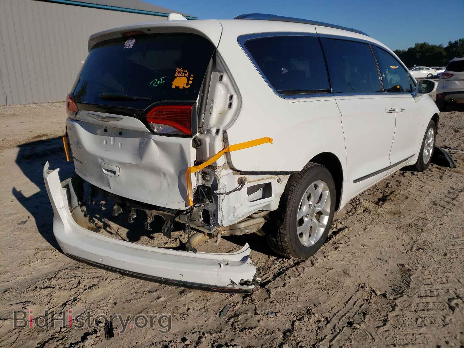 2017 CHRYSLER PACIFICA - VIN: 2C4RC1EG3HR735227 - Фото 4