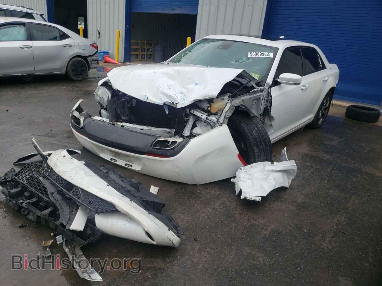 2016 CHRYSLER 300 - VIN: 2C3CCAGG3GH244331 - Фото 2