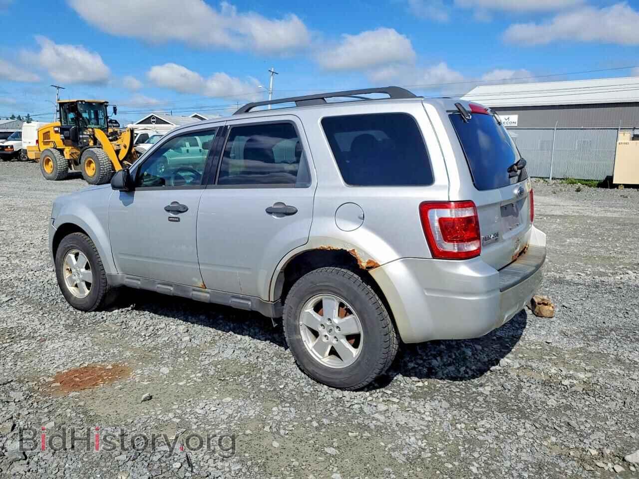 2011 FORD ESCAPE - VIN: 1FMCU0D76BKC00618 - Фото 2