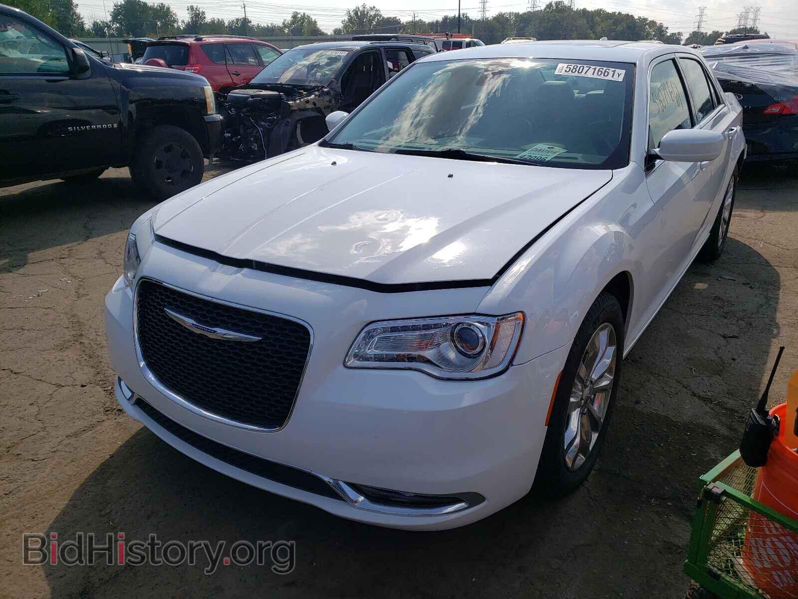 2016 CHRYSLER 300 - VIN: 2C3CCARG5GH262097 - Фото 2