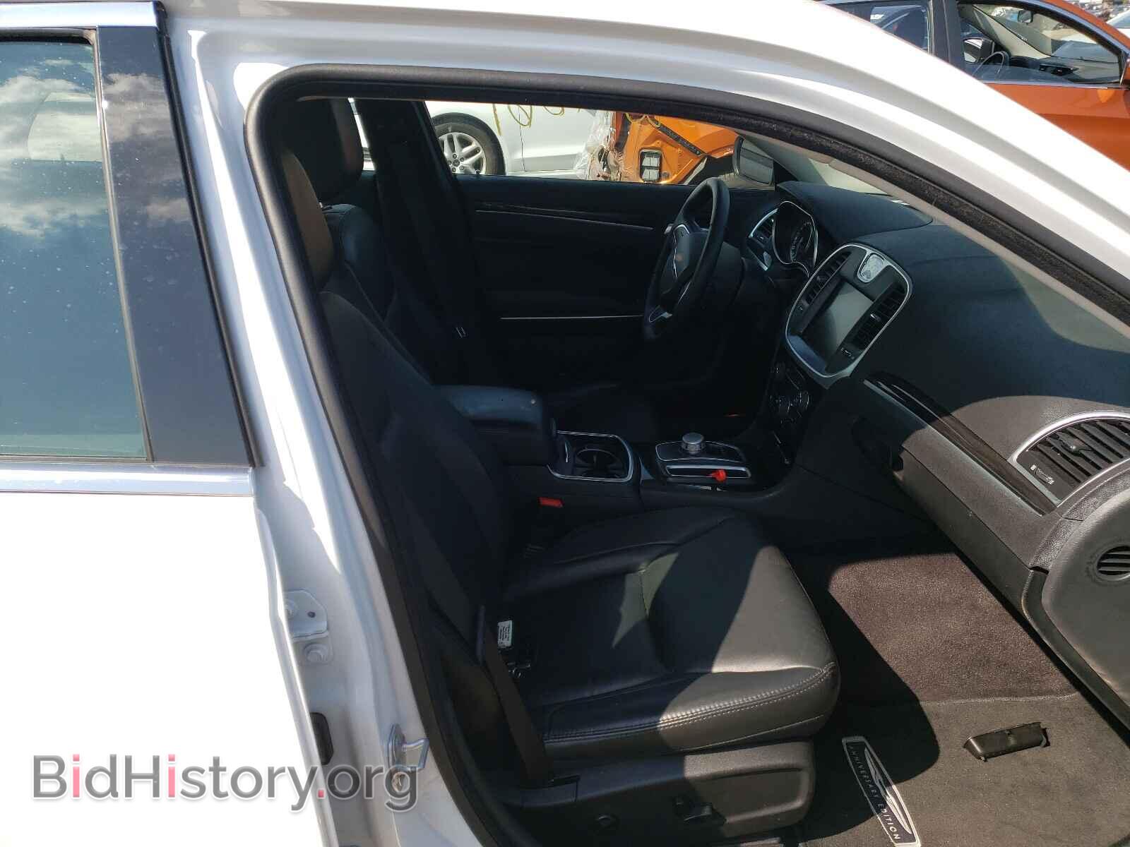 2016 CHRYSLER 300 - VIN: 2C3CCARG5GH262097 - Фото 5