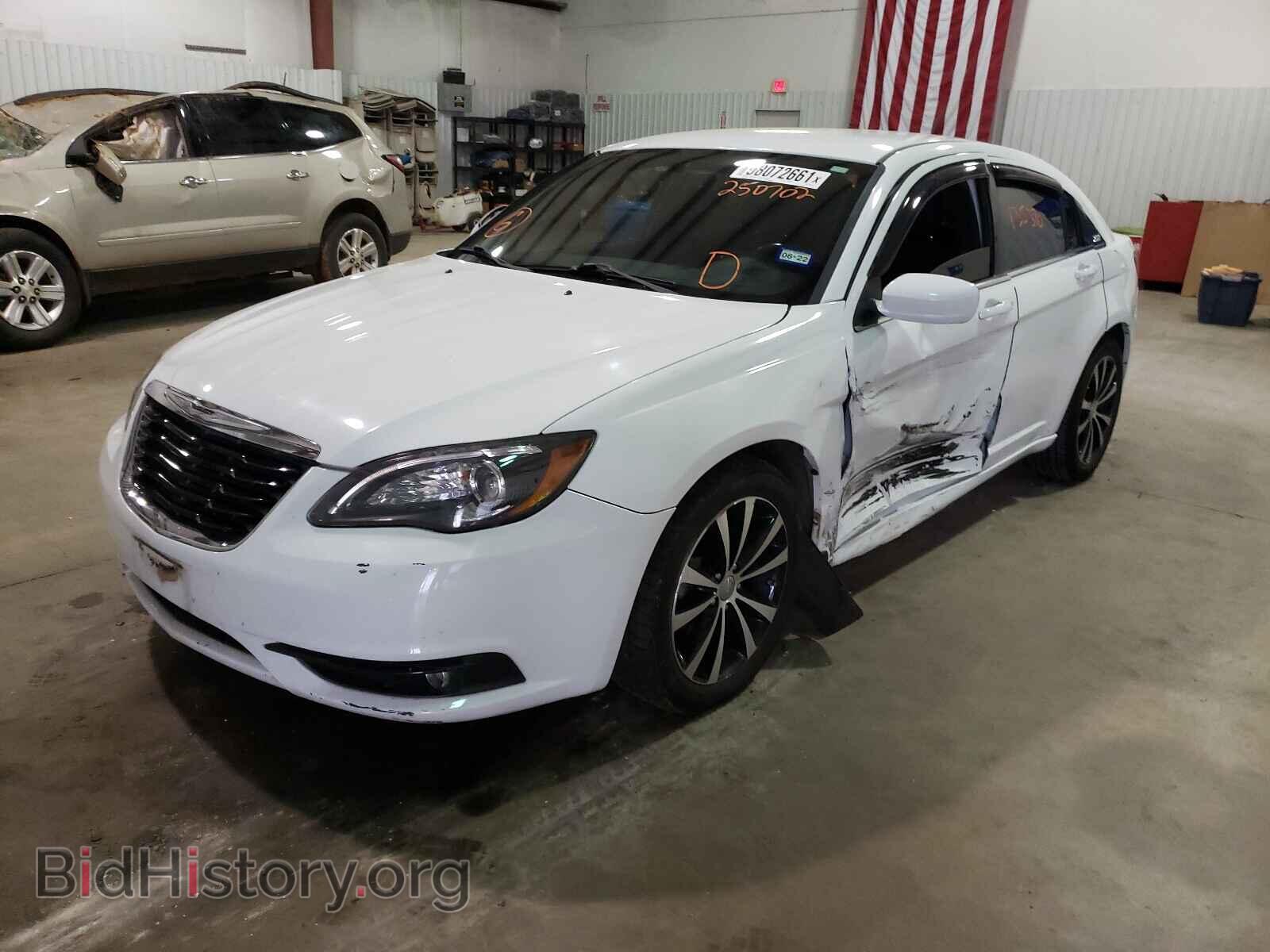 2012 CHRYSLER 200 - VIN: 1C3CCBBG0CN250702 - Фото 2