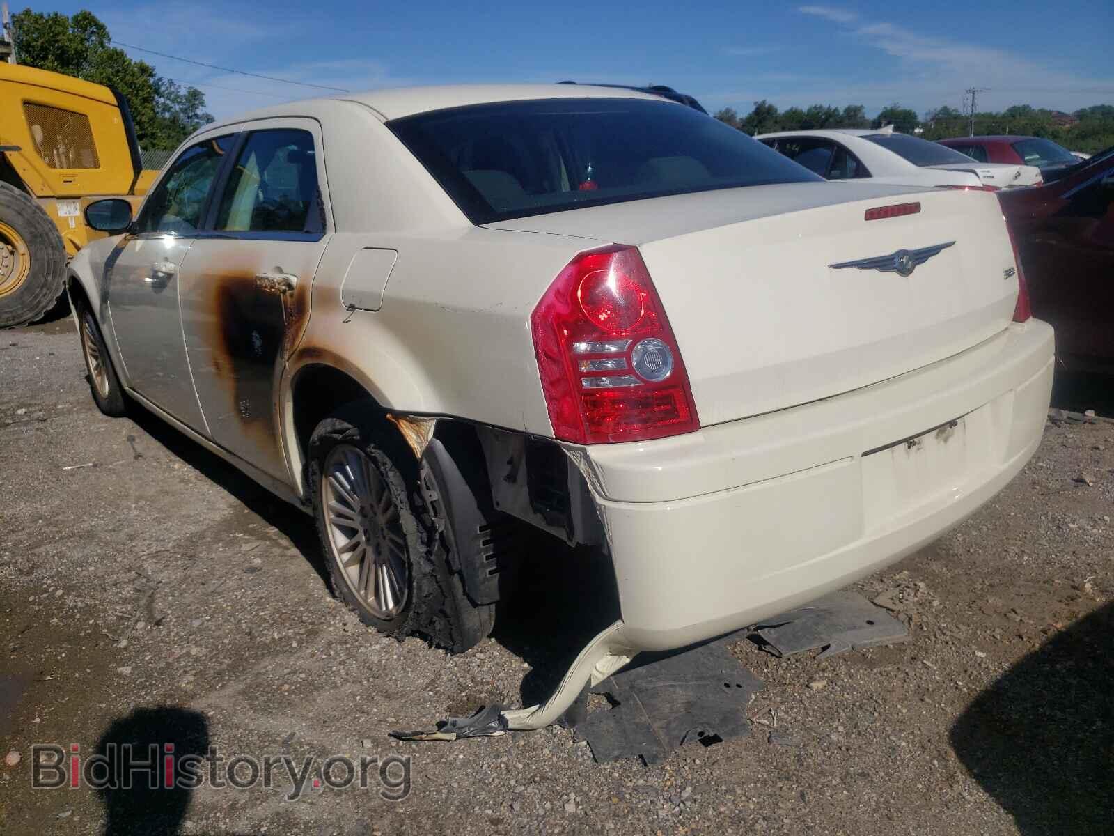 2009 CHRYSLER 300 - VIN: 2C3KA43D09H516612 - Фото 3