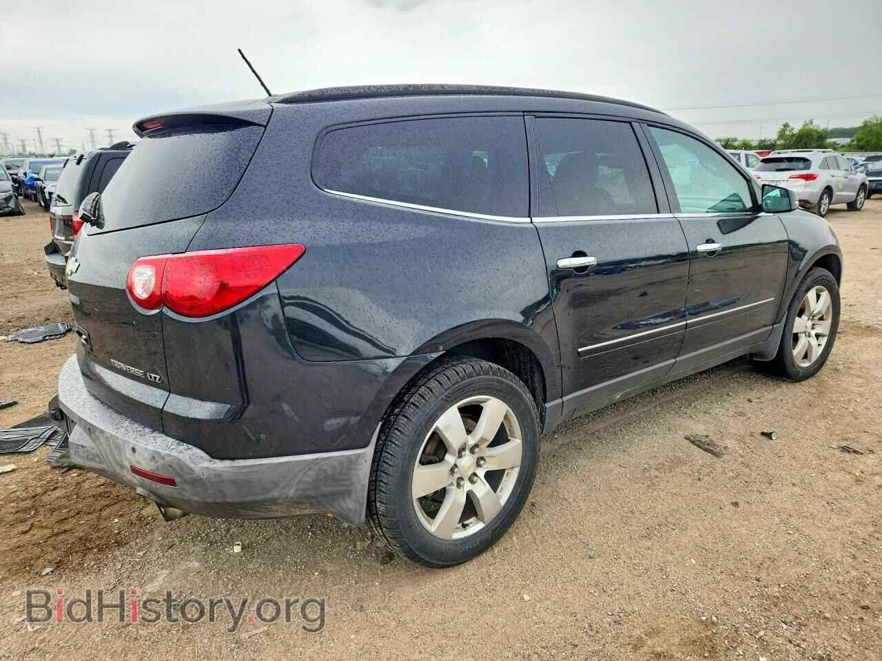 2011 CHEVROLET TRAVERSE - VIN: 1GNKVLED9BJ312930 - Фото 3