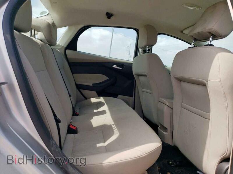 2015 Ford FOCUS (VIN 1FADP3F22FL343834) — photo 10 of 14
