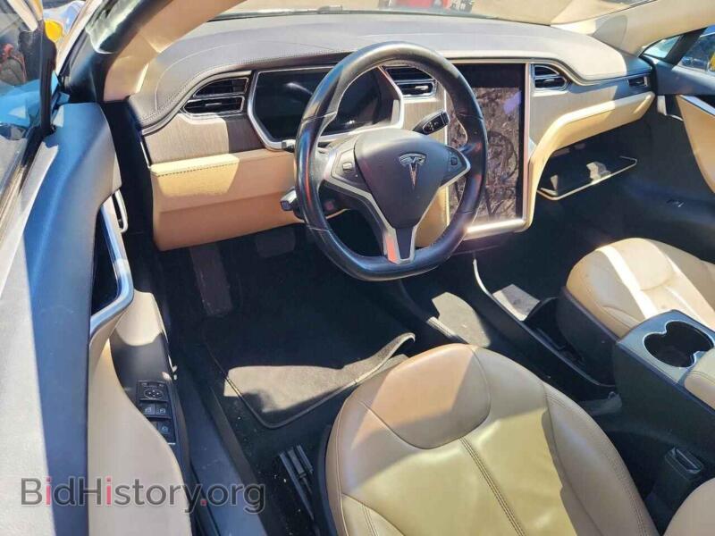 2013 Tesla MODEL S (VIN 5YJSA1DN5DFP09094) — фото 8 из 12