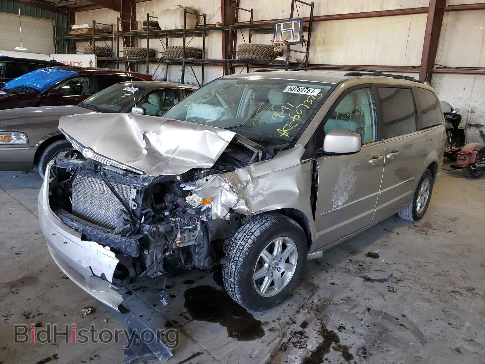 2009 CHRYSLER MINIVAN - VIN: 2A8HR54129R607375 - Фото 2