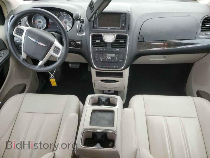 2016 Chrysler MINIVAN (VIN 2C4RC1BG5GR207238) — photo 8 of 16