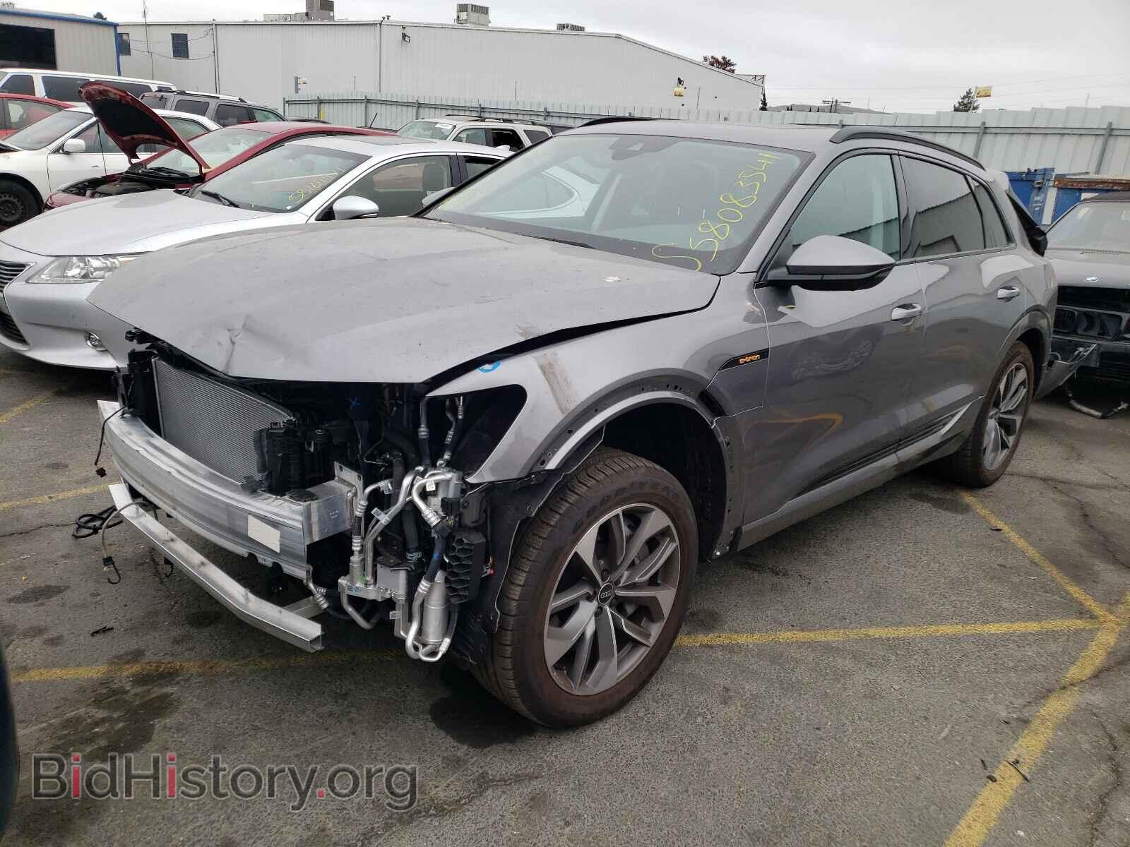 2021 AUDI E-TRON - VIN: WA1LAAGE3MB030275 - Фото 2