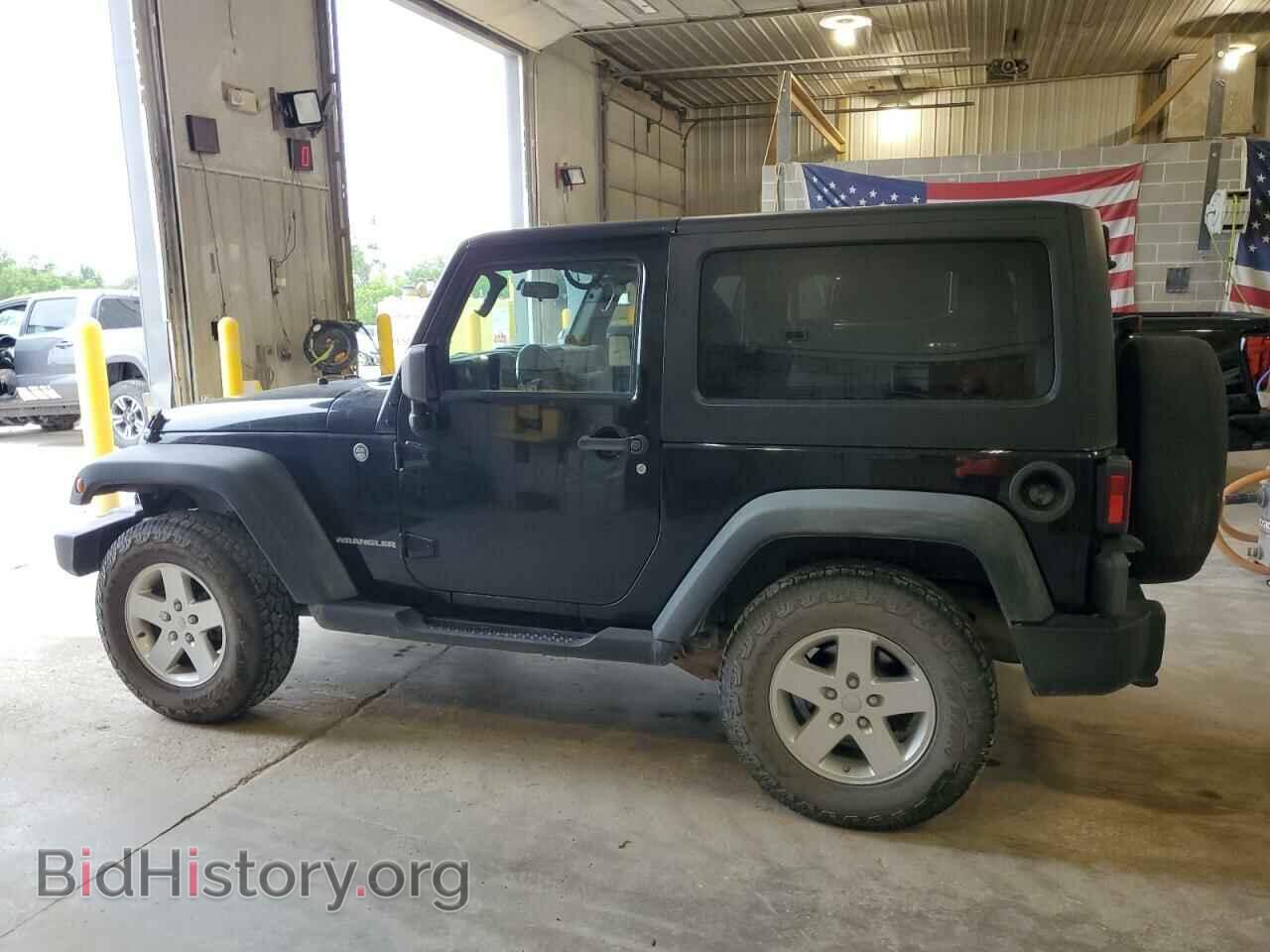2011 JEEP WRANGLER - VIN: 1J4AA2D18BL522855 - Фото 2