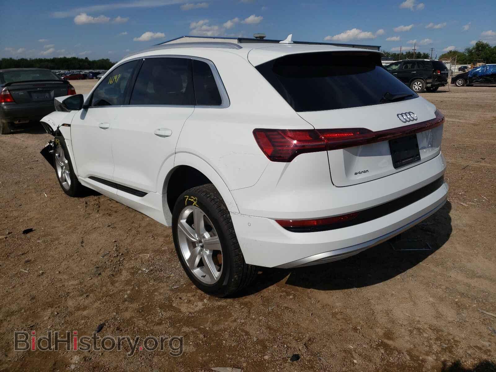 2019 AUDI E-TRON - VIN: WA1LAAGE7KB011659 - Фото 3