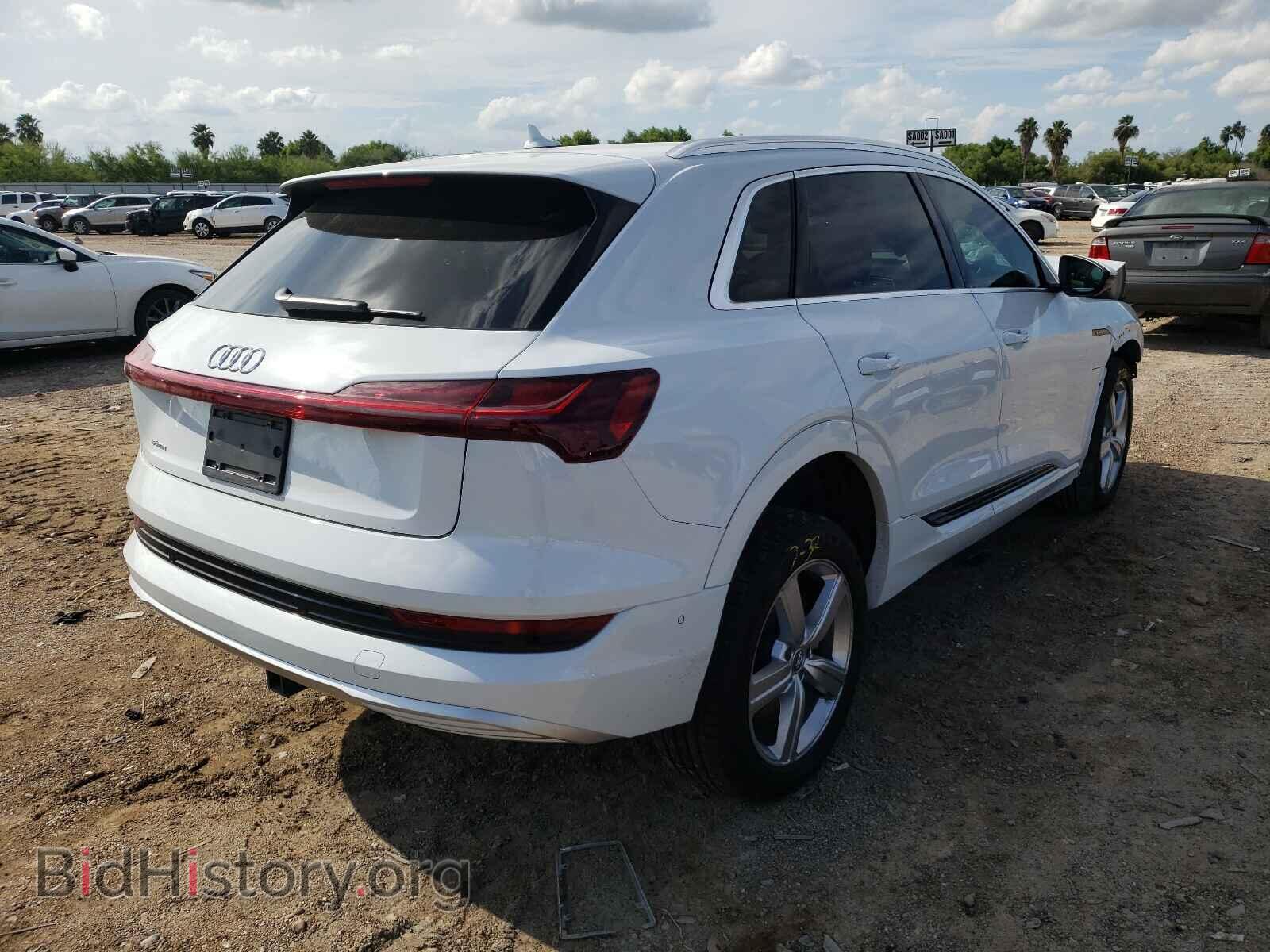 2019 AUDI E-TRON - VIN: WA1LAAGE7KB011659 - Фото 4