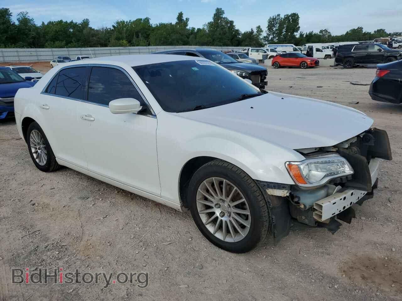 2013 CHRYSLER 300 - VIN: 2C3CCAAG3DH732537 - Фото 4