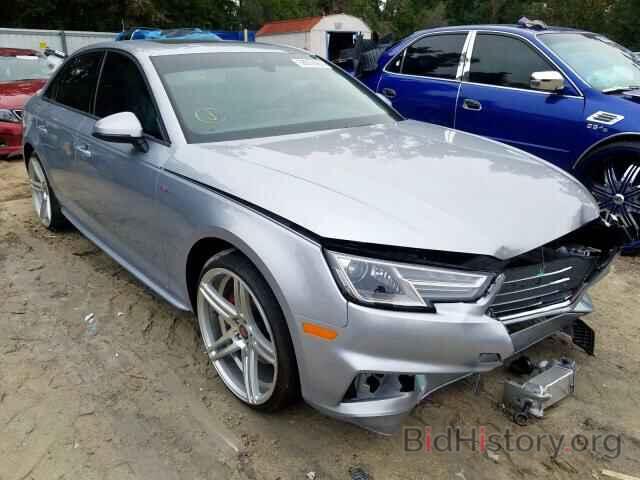 Photo WAUKMAF42JA218947 - AUDI A4 2018