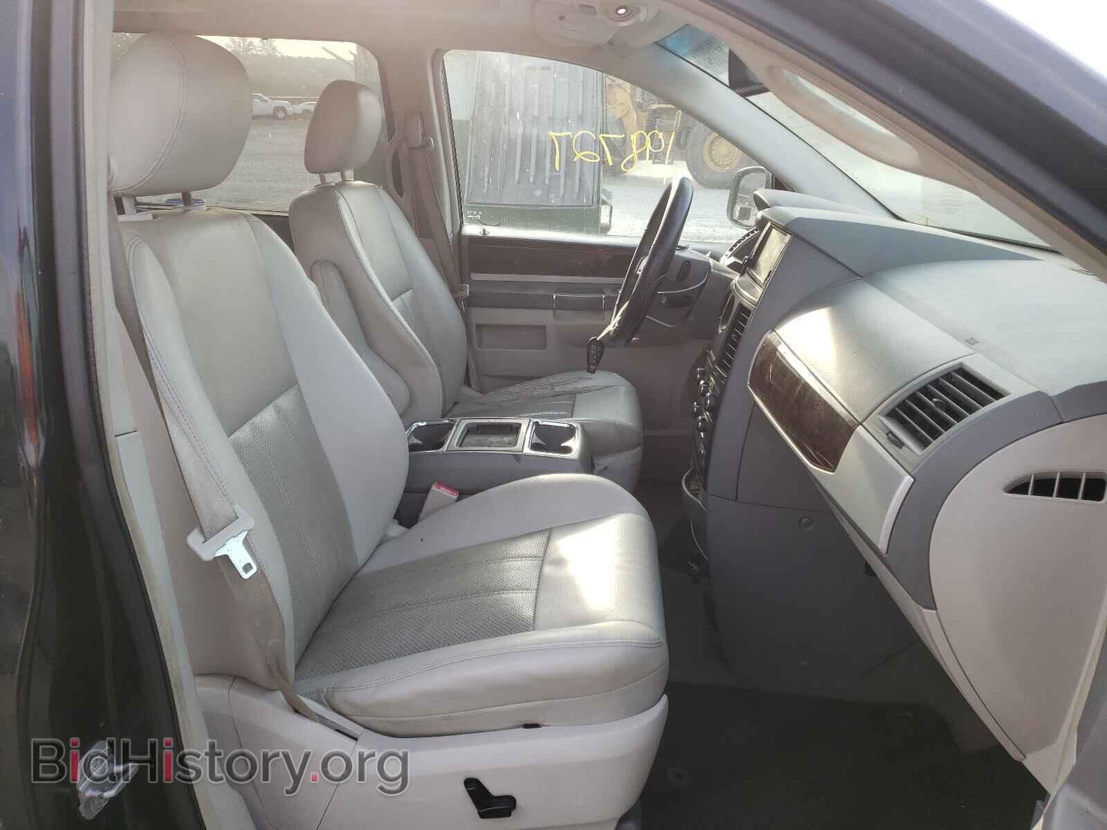 2009 CHRYSLER MINIVAN - VIN: 2A8HR54199R660767 - Фото 5