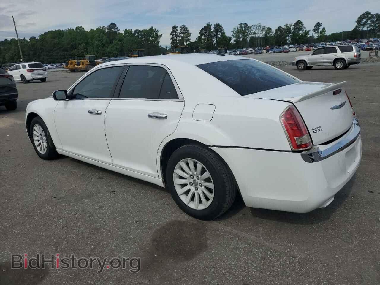 2014 CHRYSLER 300 - VIN: 2C3CCAAG1EH354462 - Фото 2