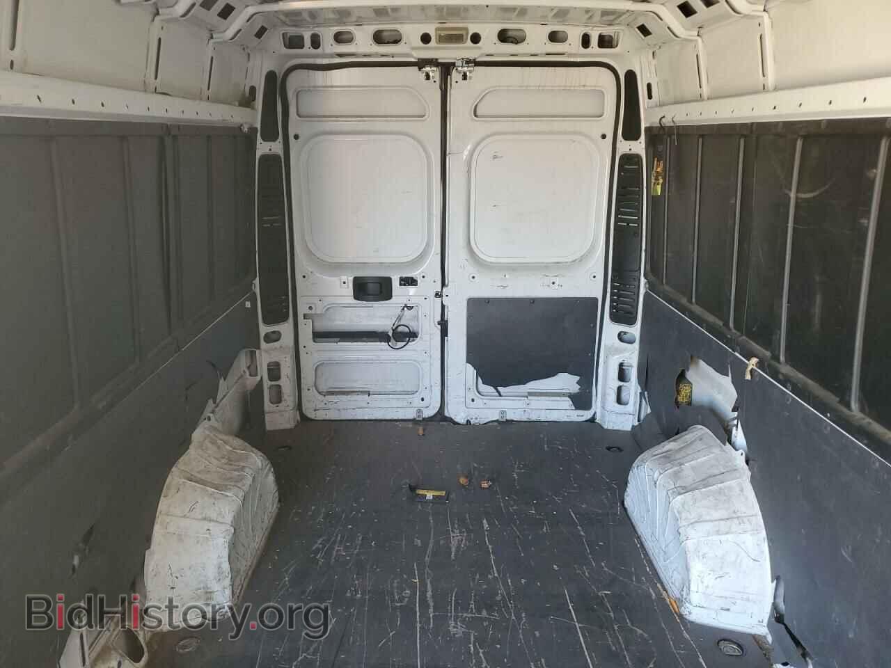 2015 RAM All Models - VIN: 3C6URVJD1FE502044 - Фото 10