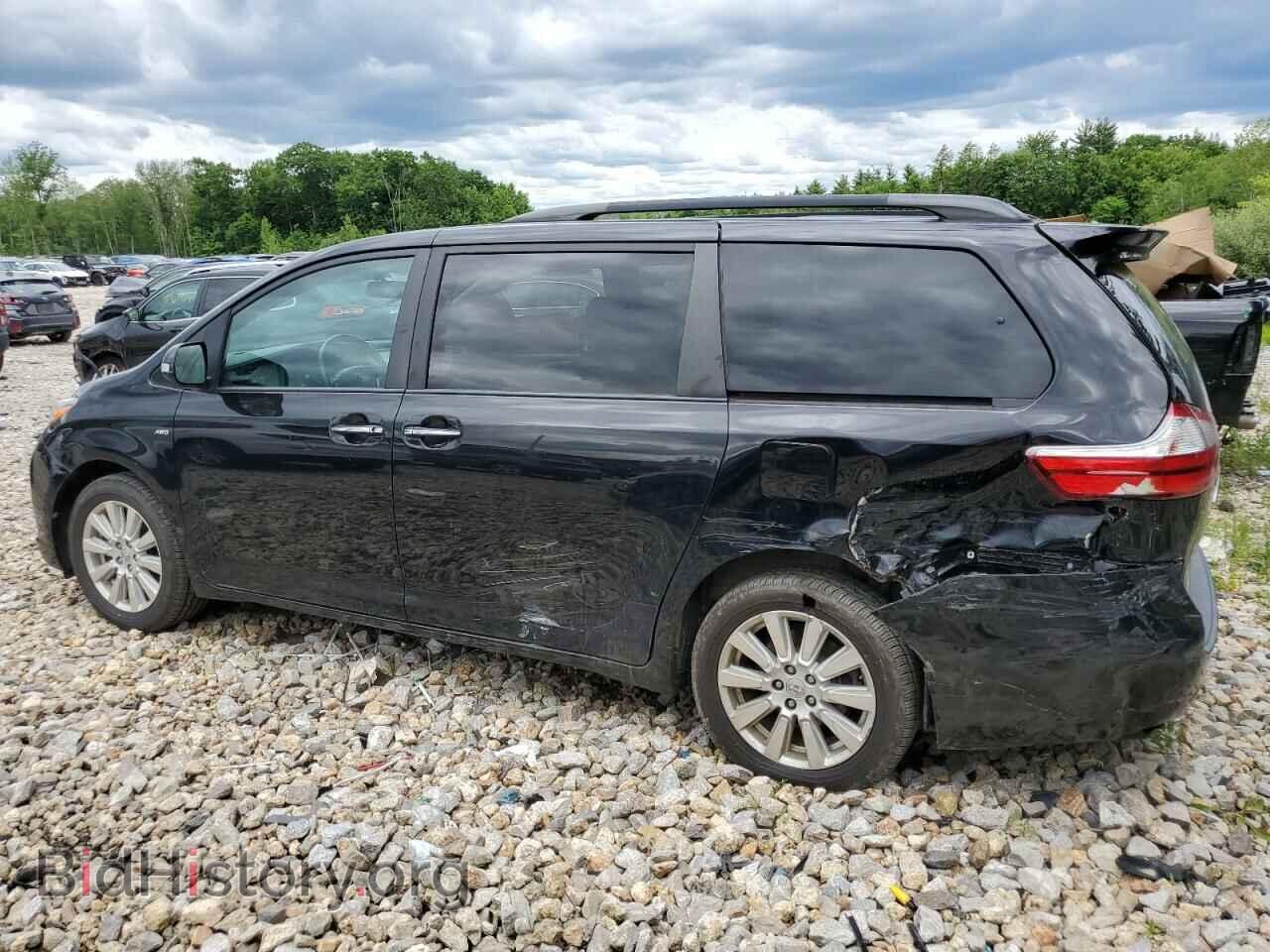 2017 TOYOTA All Models - VIN: 5TDDZ3DC5HS181375 - Фото 2