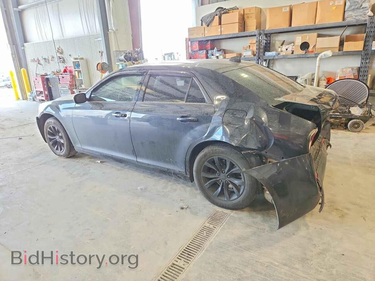2015 CHRYSLER 300 - VIN: 2C3CCAAG4FH930868 - Фото 2
