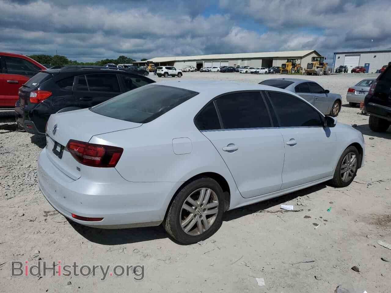 2017 VOLKSWAGEN JETTA - VIN: 3VW2B7AJ2HM379611 - Фото 3