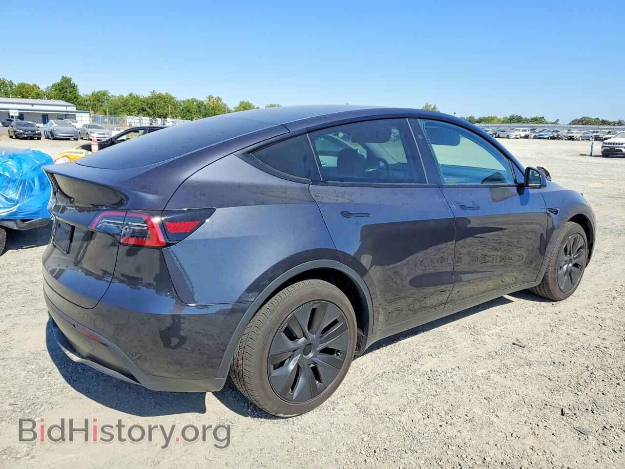 2024 TESLA MODEL Y - VIN: 7SAYGDED2RF153353 - Photo 3