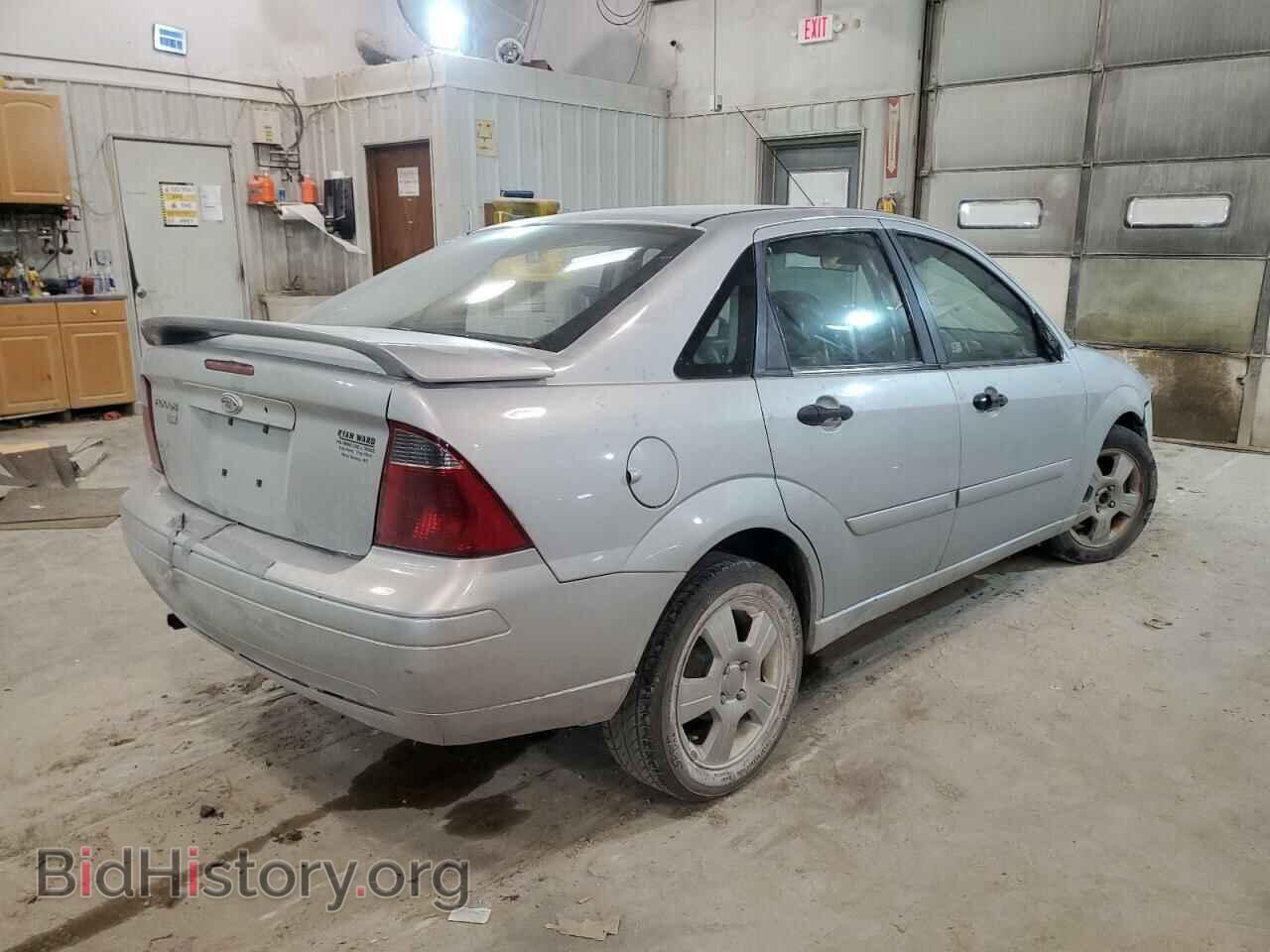 2007 FORD FOCUS - VIN: 1FAFP34N67W197654 - Фото 3