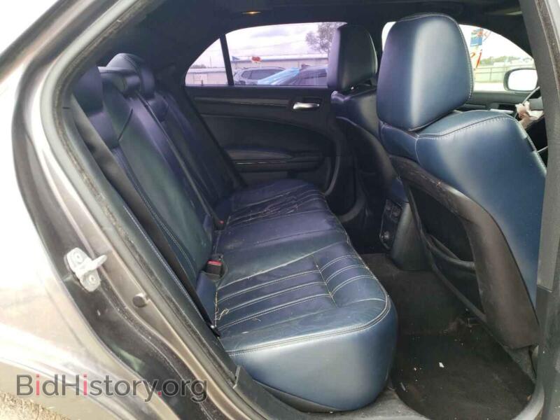 2014 Chrysler 300 (VIN 2C3CCABG6EH309497) — photo 6 of 10