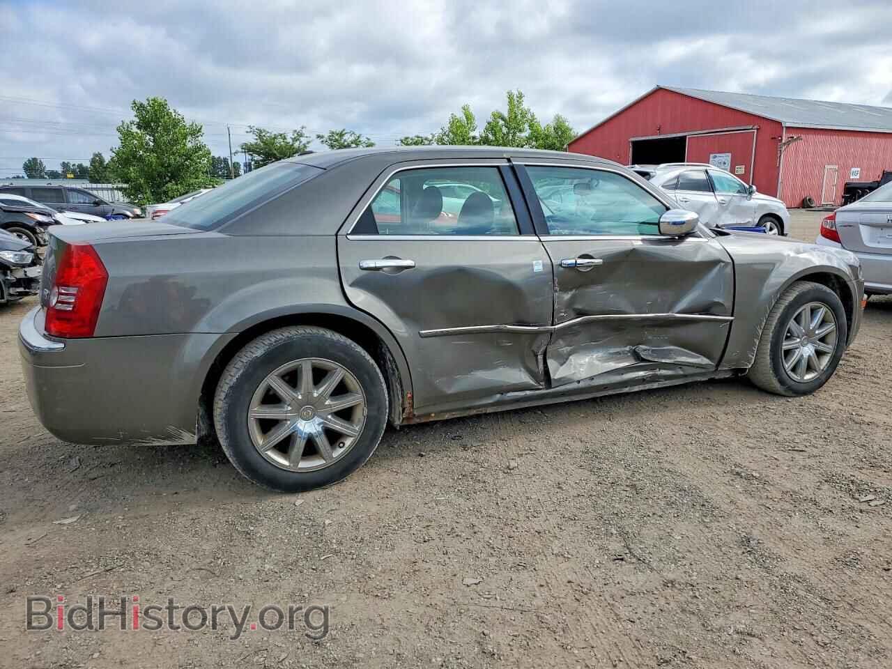 2010 CHRYSLER 300 - VIN: 2C3CA3CV2AH146470 - Photo 3
