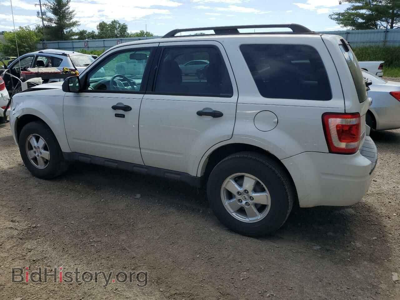 2010 FORD ESCAPE - VIN: 1FMCU0D70AKD18629 - Фото 2