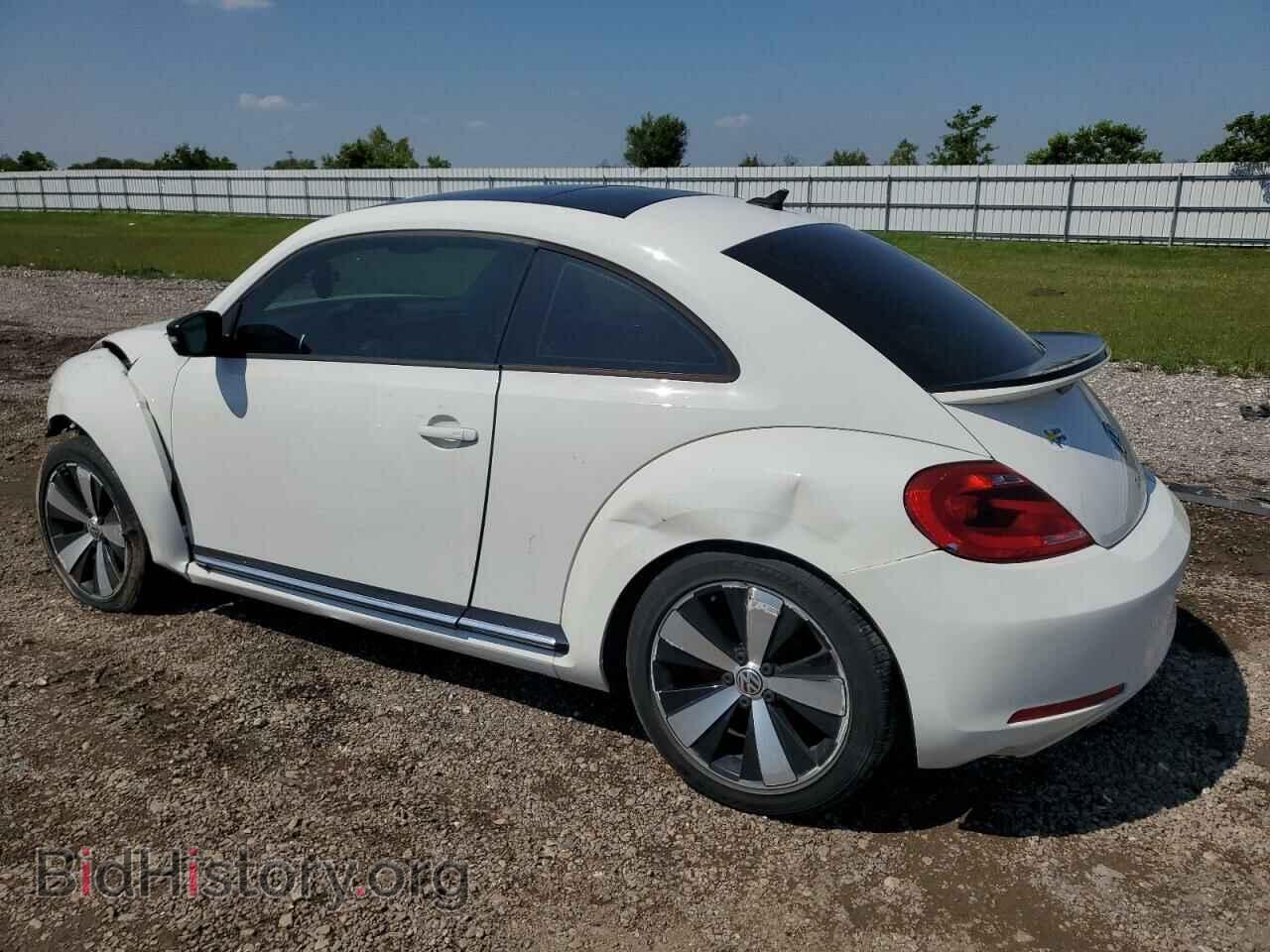 2013 VOLKSWAGEN BEETLE - VIN: 3VWVA7AT2DM632017 - Фото 2
