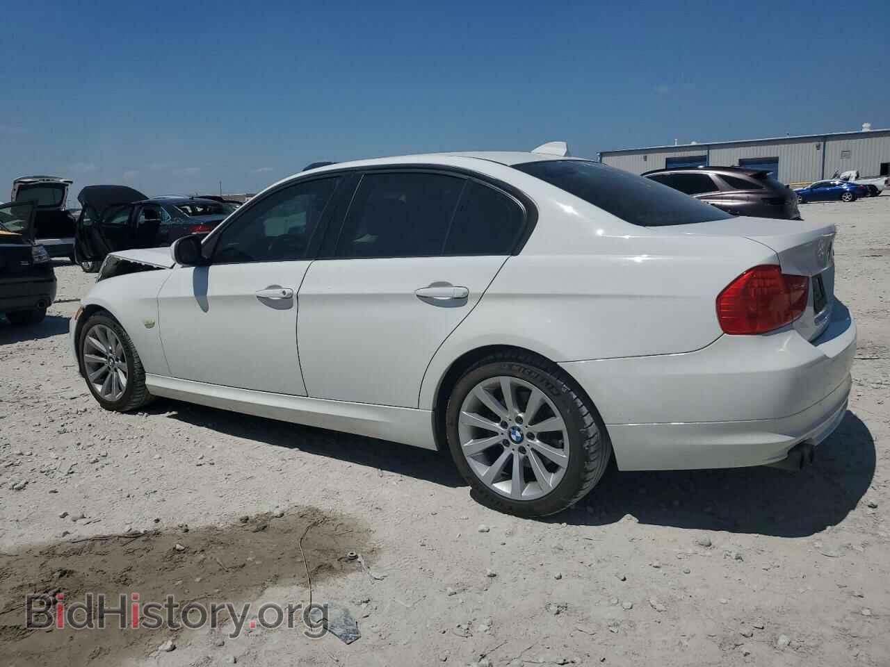 2011 BMW 3 SERIES - VIN: WBAPH7C55BE131385 - Фото 2