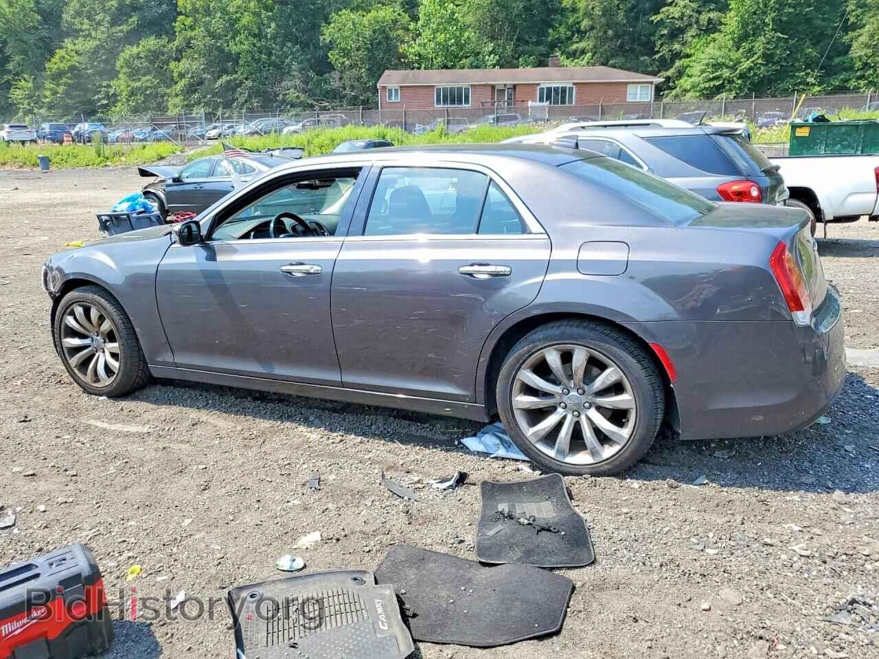 2019 CHRYSLER 300 - VIN: 2C3CCAEG4KH612107 - Фото 2