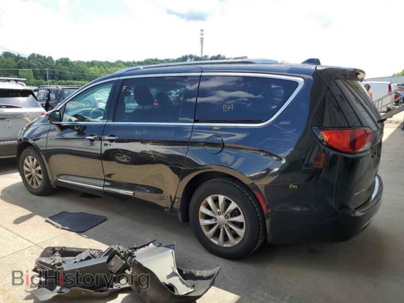2018 Chrysler PACIFICA (VIN 2C4RC1BG5JR256821) — photo 2 of 13