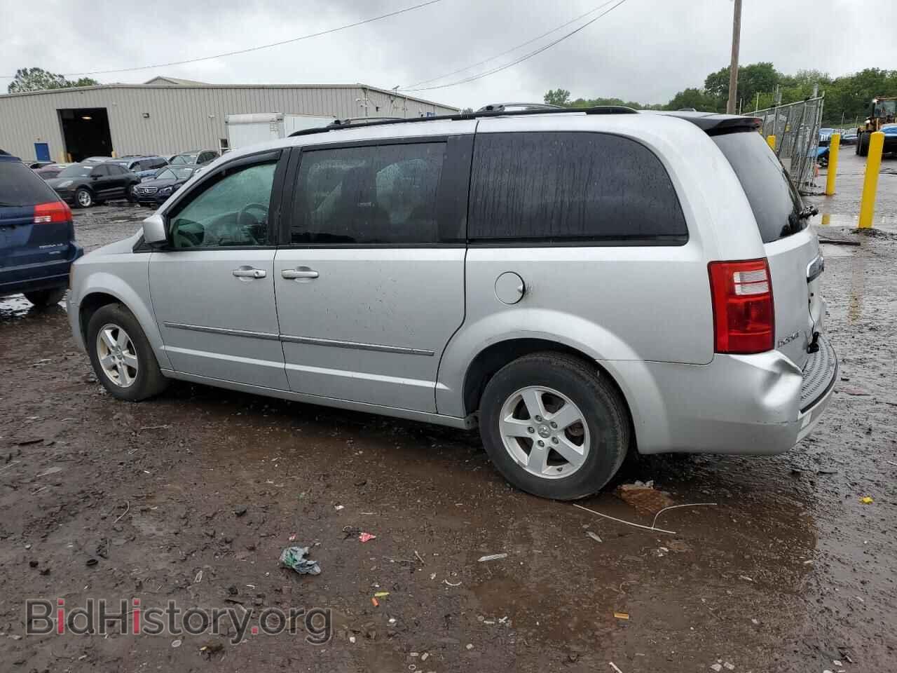 2010 DODGE CARAVAN - VIN: 2D4RN5D11AR461842 - Photo 2