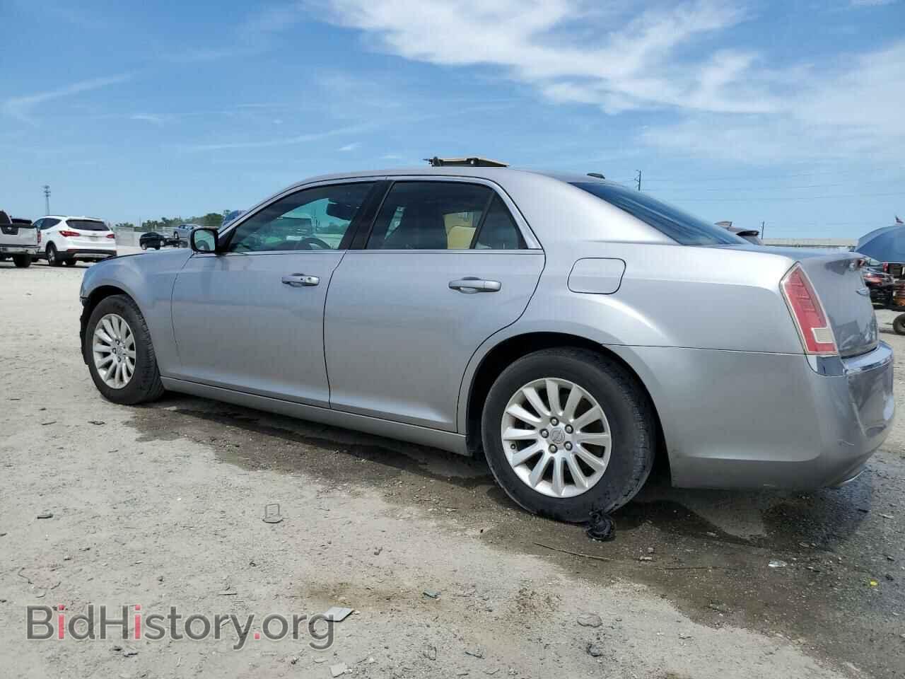 2013 CHRYSLER 300 - VIN: 2C3CCAAG8DH731965 - Фото 2