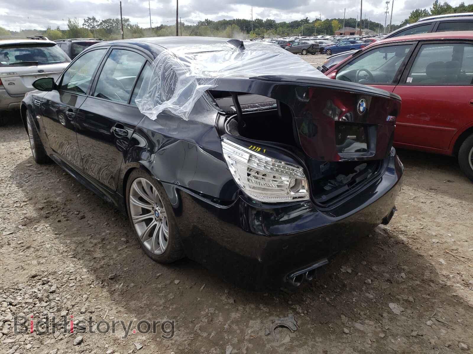 2008 BMW M5 - VIN: WBSNB935X8CX09520 - Фото 3
