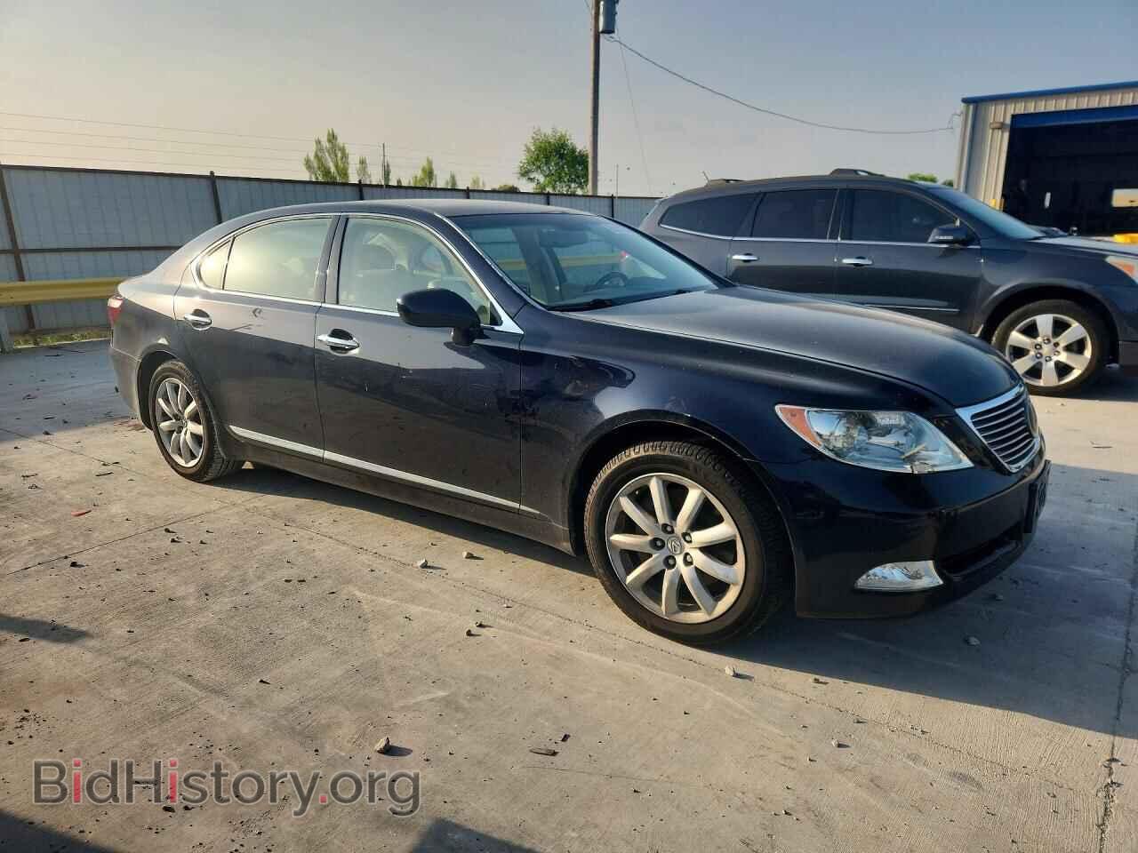 2007 LEXUS LS460 - VIN: JTHGL46F975015360 - Photo 4