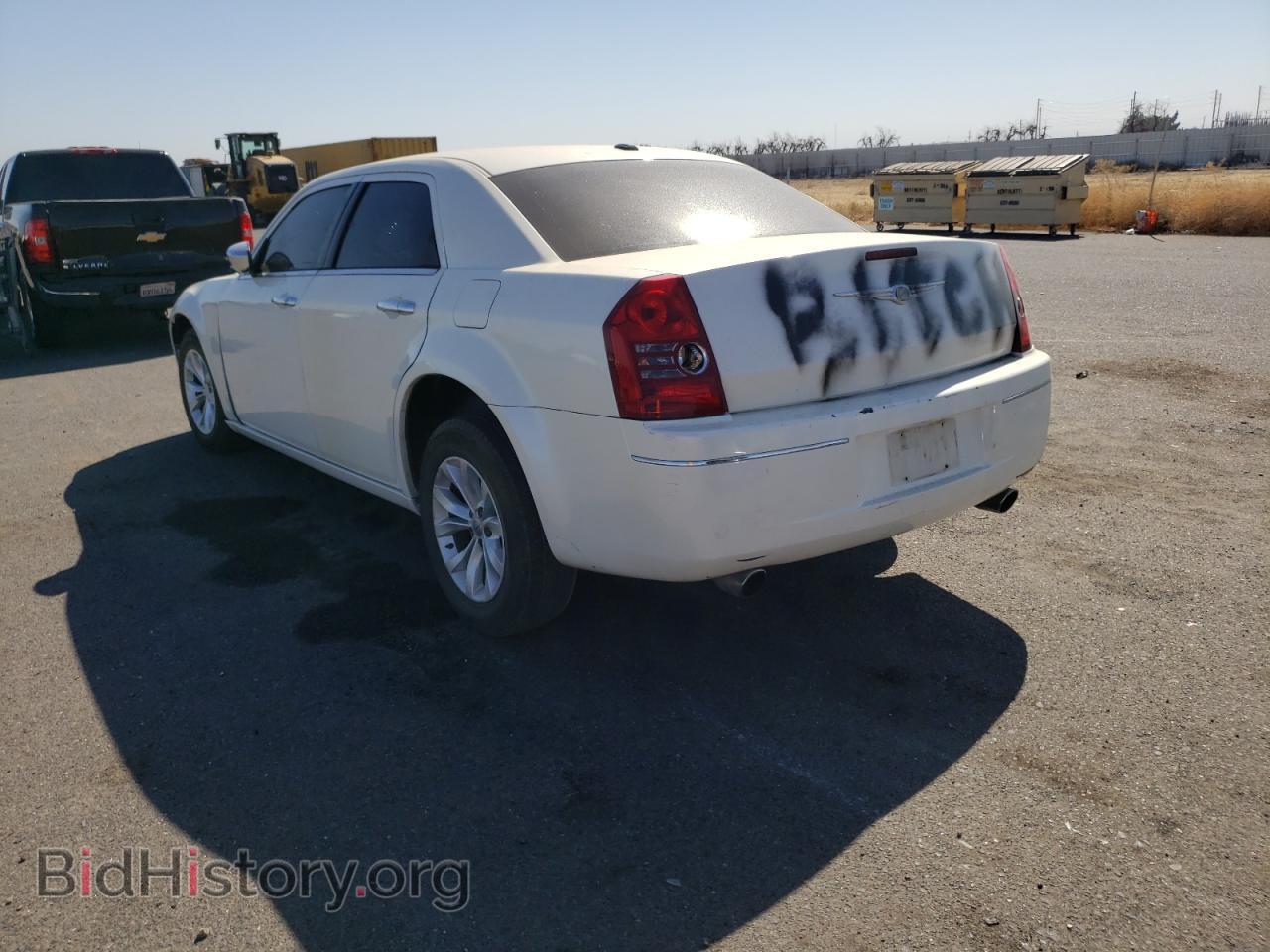 2010 CHRYSLER 300 - VIN: 2C3CA5CV2AH327421 - Фото 3