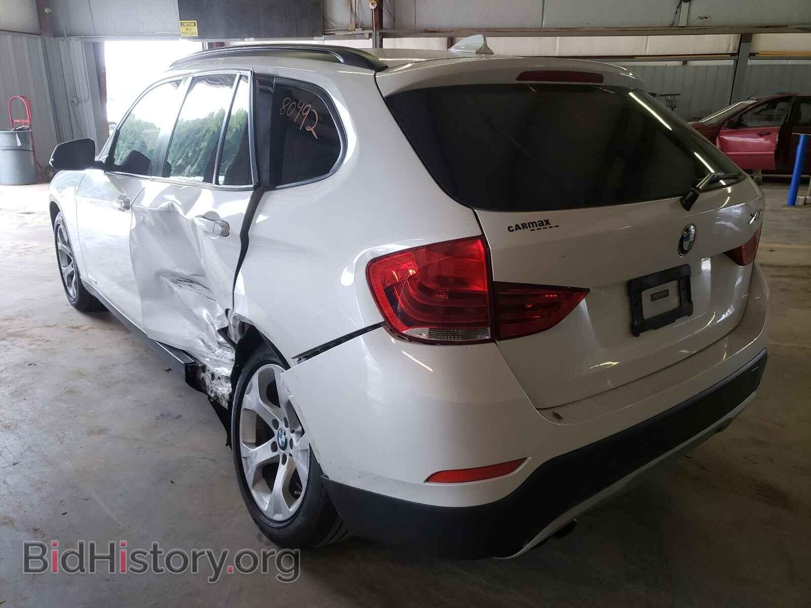 2015 BMW X1 - VIN: WBAVM1C56FV318219 - Фото 3