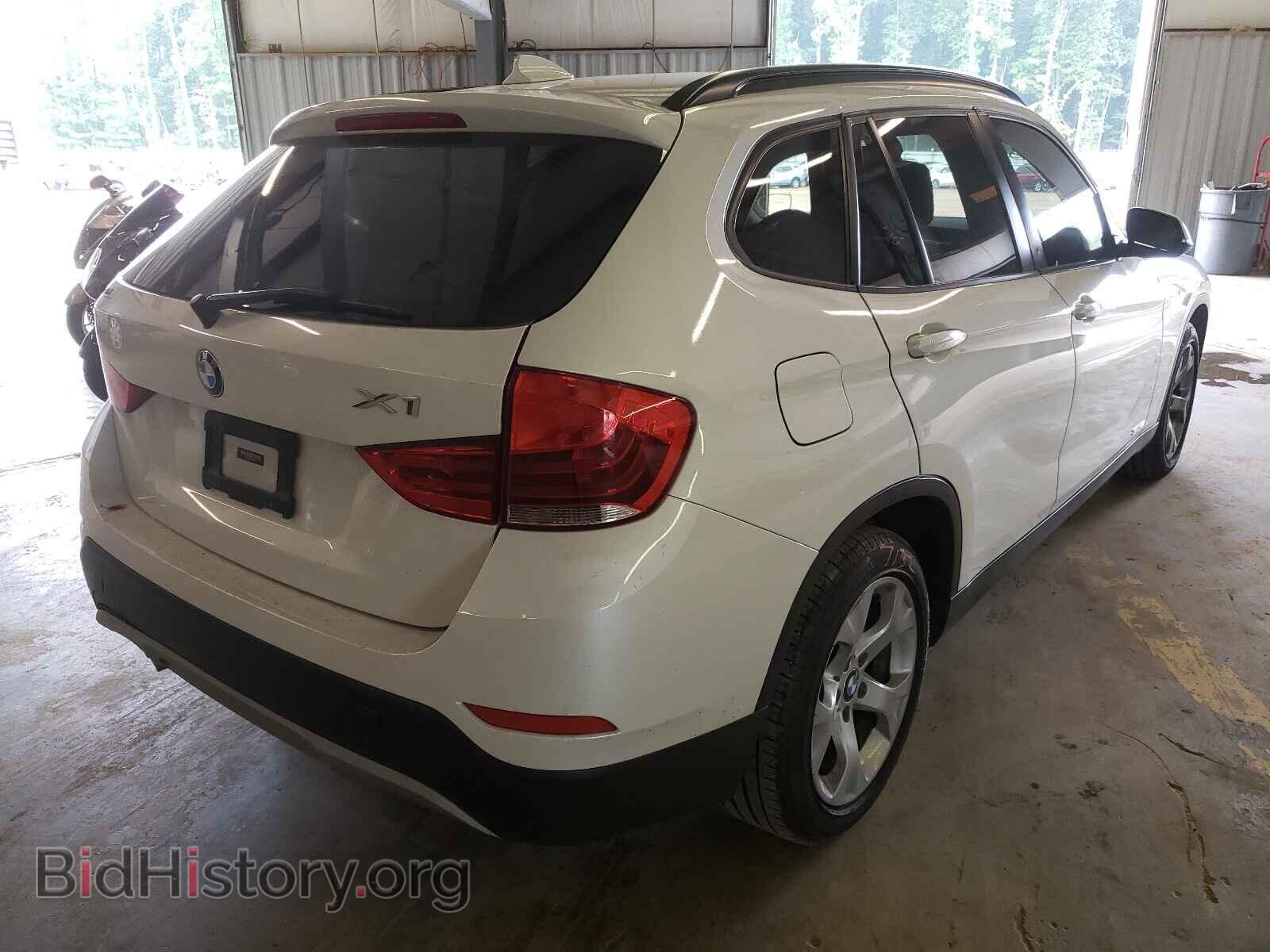 2015 BMW X1 - VIN: WBAVM1C56FV318219 - Фото 4