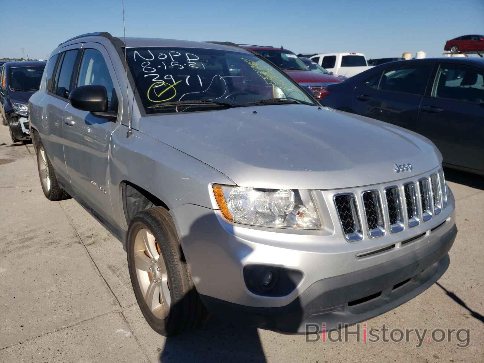 Photo 1J4NT1FA3BD213971 - JEEP COMPASS 2011