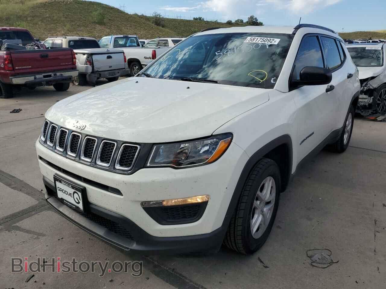 2018 JEEP COMPASS - VIN: 3C4NJCAB9JT186632 - Фото 2