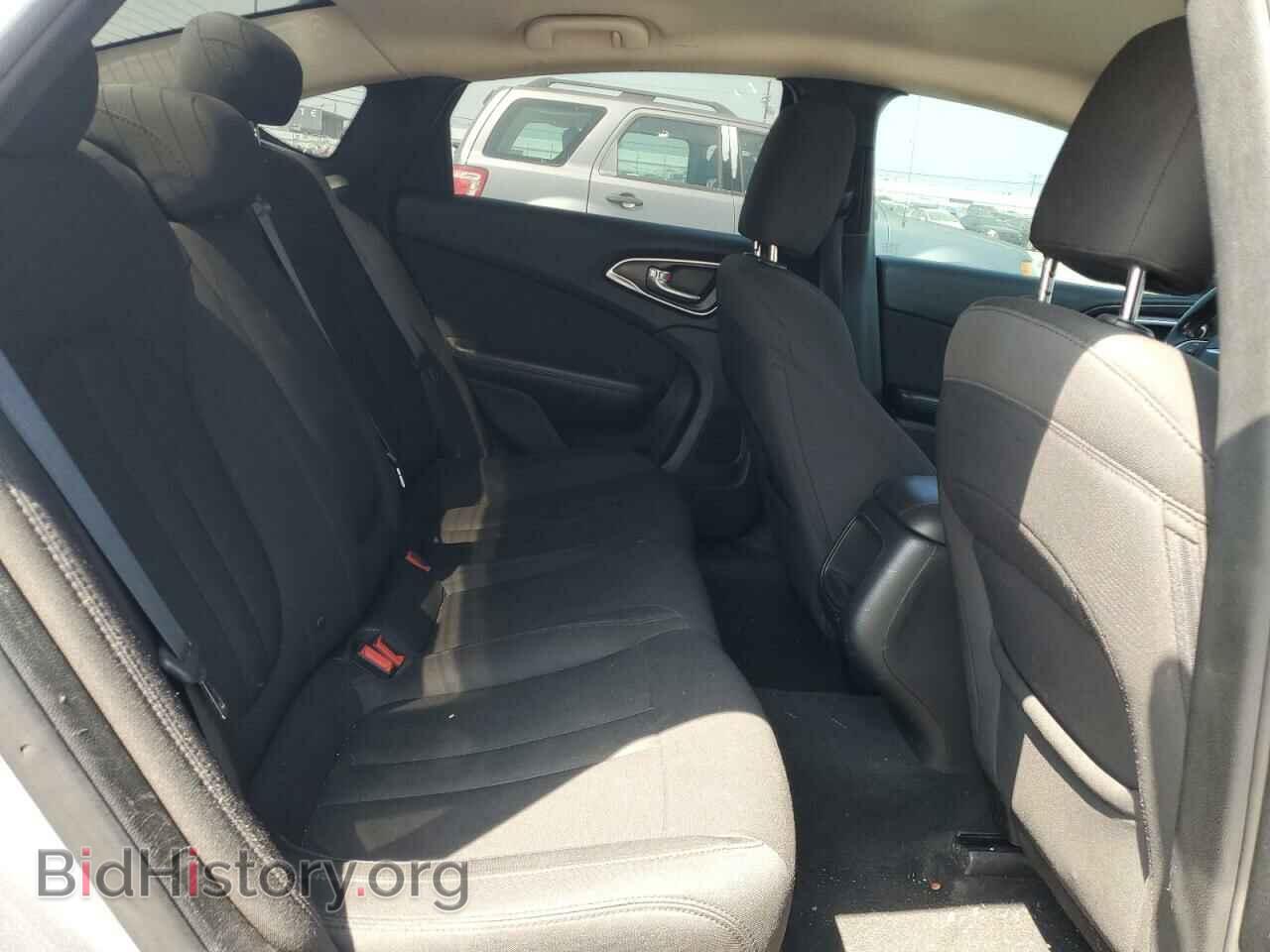 2016 CHRYSLER 200 - VIN: 1C3CCCAB3GN131706 - Фото 10