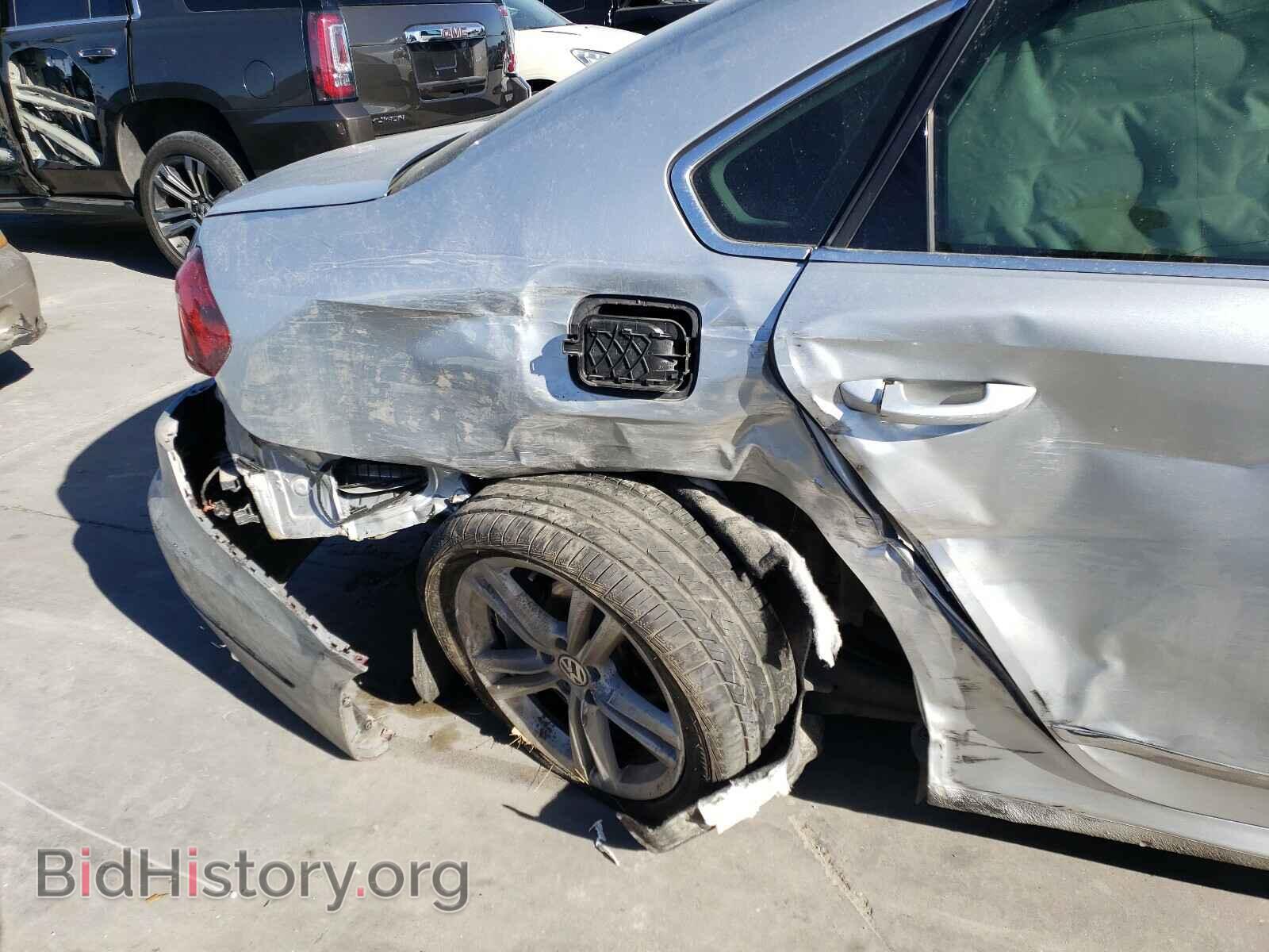 2017 VOLKSWAGEN PASSAT - VIN: 1VWBT7A33HC050075 - Фото 9
