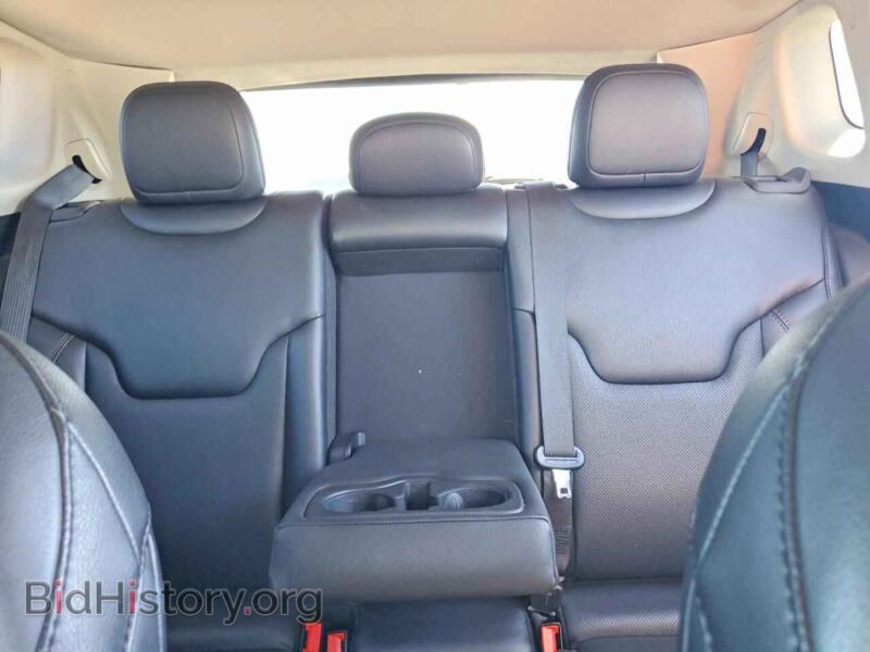 2019 Jeep COMPASS (VIN 3C4NJDCB7KT666110) — photo 10 of 15