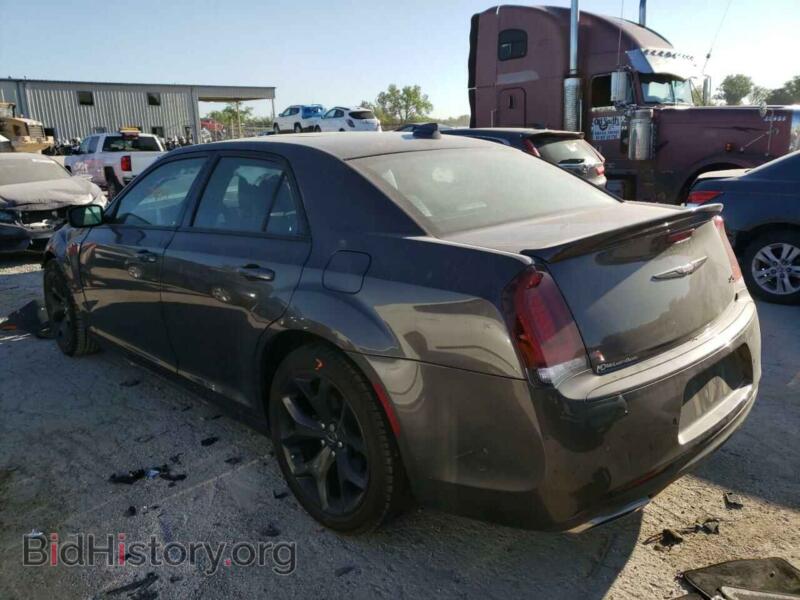 2021 Chrysler 300 (VIN 2C3CCABT1MH558317) — photo 3 of 10
