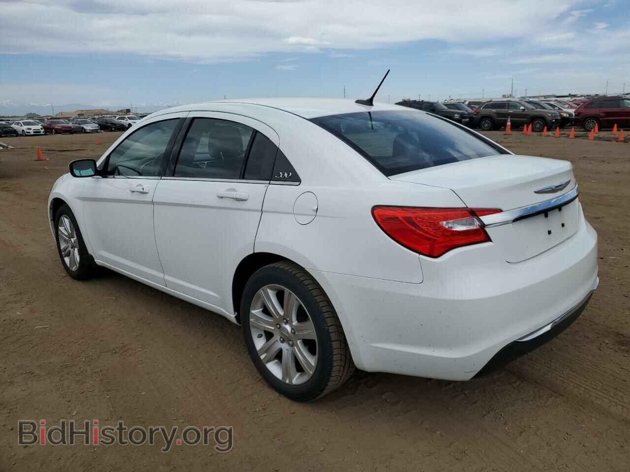 2011 CHRYSLER 200 - VIN: 1C3BC1FB6BN589984 - Фото 2
