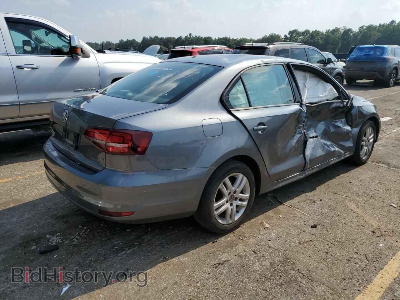 2018 VOLKSWAGEN JETTA - VIN: 3VW2B7AJ2JM232811 - Фото 3
