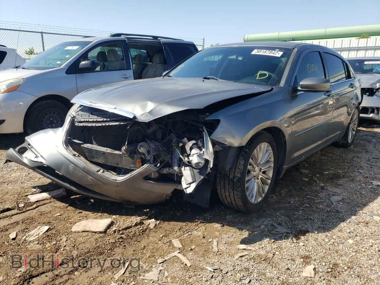 2013 CHRYSLER 200 - VIN: 1C3CCBAB2DN604663 - Фото 2