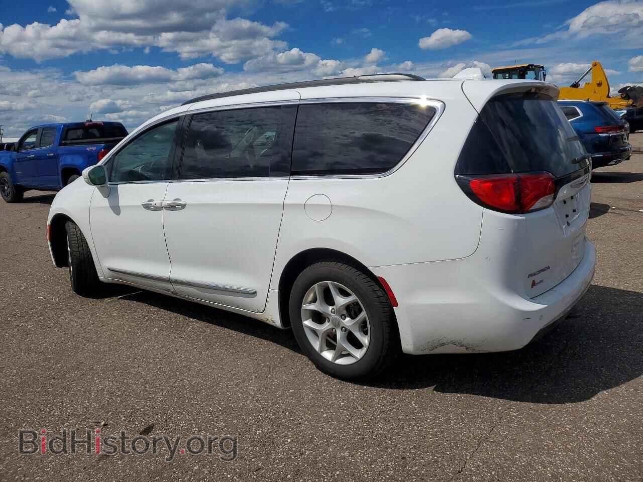 2017 CHRYSLER PACIFICA - VIN: 2C4RC1BG7HR541742 - Фото 2